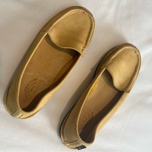 Rainbow ladies loafers, size 8, yellow